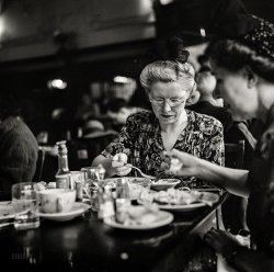April 1943. "Washington, D.C. -- A cafeteria." Medium format nitrate negative by Esther Bubley for the Office of War Information. View full size.