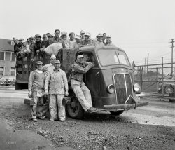 May 1943. "Bethlehem-Fairfield shipyards, Baltimore. Ship painters loaded on a truck." Photo by Arthur Siegel for the Office of War Information. View full size.