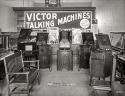Talking Machines: 1914