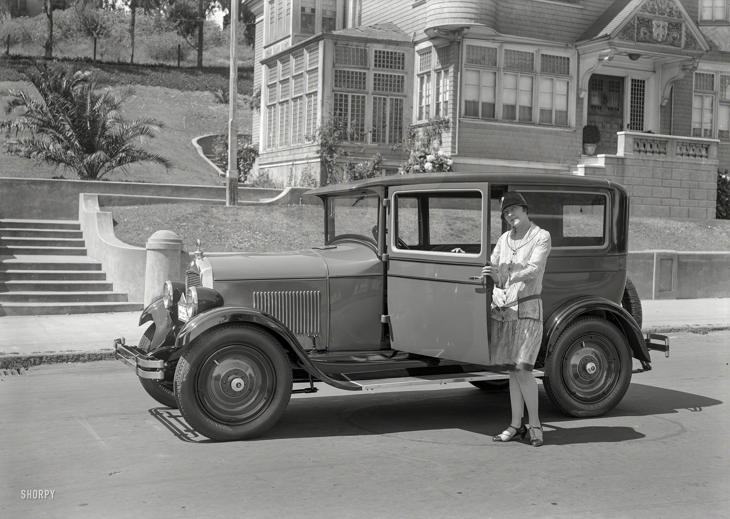 San Francisco circa 1927. "Paige 6-45 Brougham -- $1350 as equipped," it says on the front of the car. 5x7 glass negative by Christopher Helin. View full size.