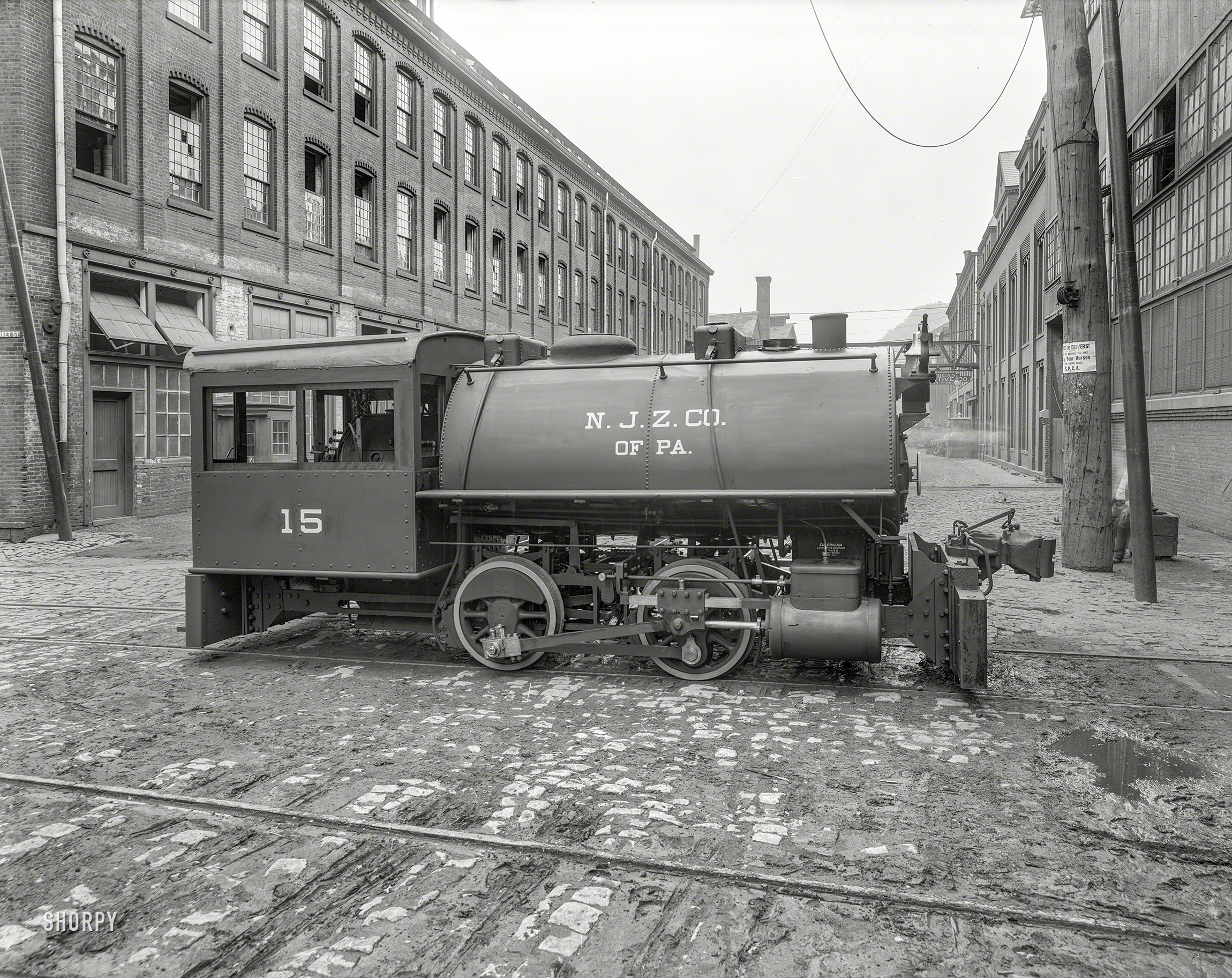 Paterson, New Jersey, circa 1911. "American Locomotive Co. Rogers Works. 0-4-0 locomotive for New Jersey Zinc Co." 8x10 inch glass negative. View full size.
