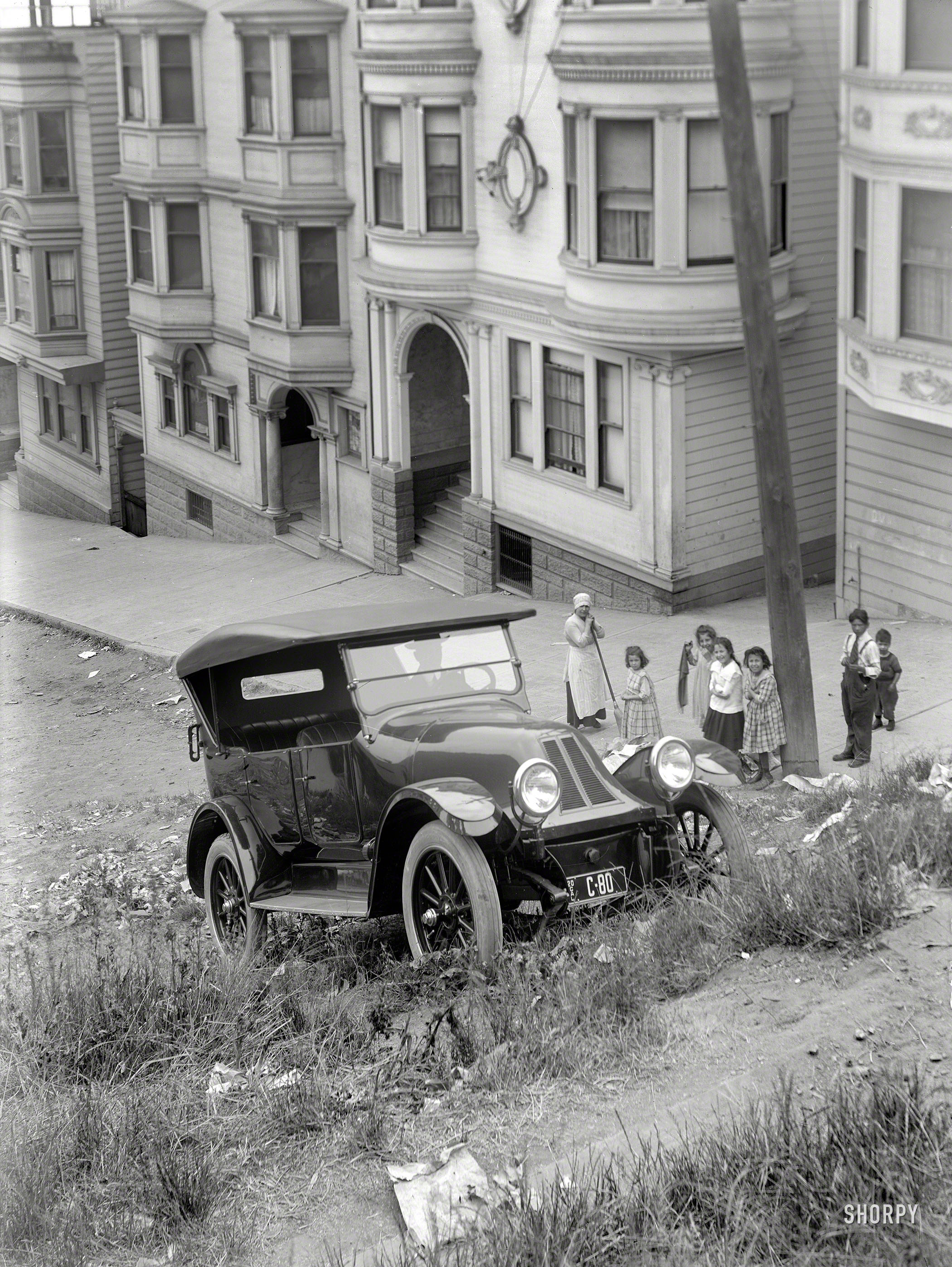 San Francisco circa 1920. "Franklin car ascending steep grade." Bonus points if you can Street View this. 8.5 x 6.5 negative by Christopher Helin. View full size.