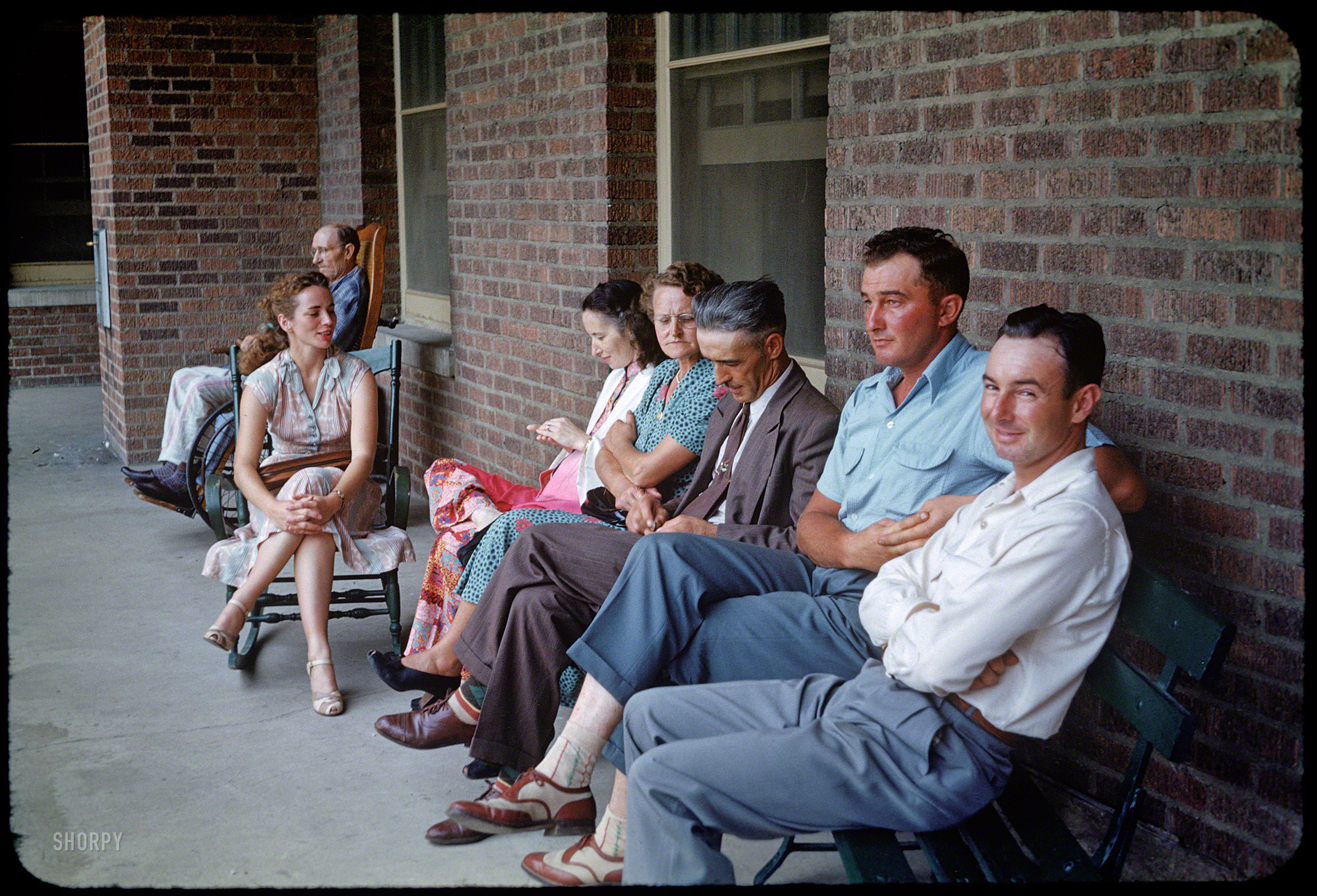 "July 13, 1952. Maurine, Grace, Helen, Albert, Leslie and Morris at St. Mary's, Rochester." The latest installment of Minnesota Kodachromes. View full size.