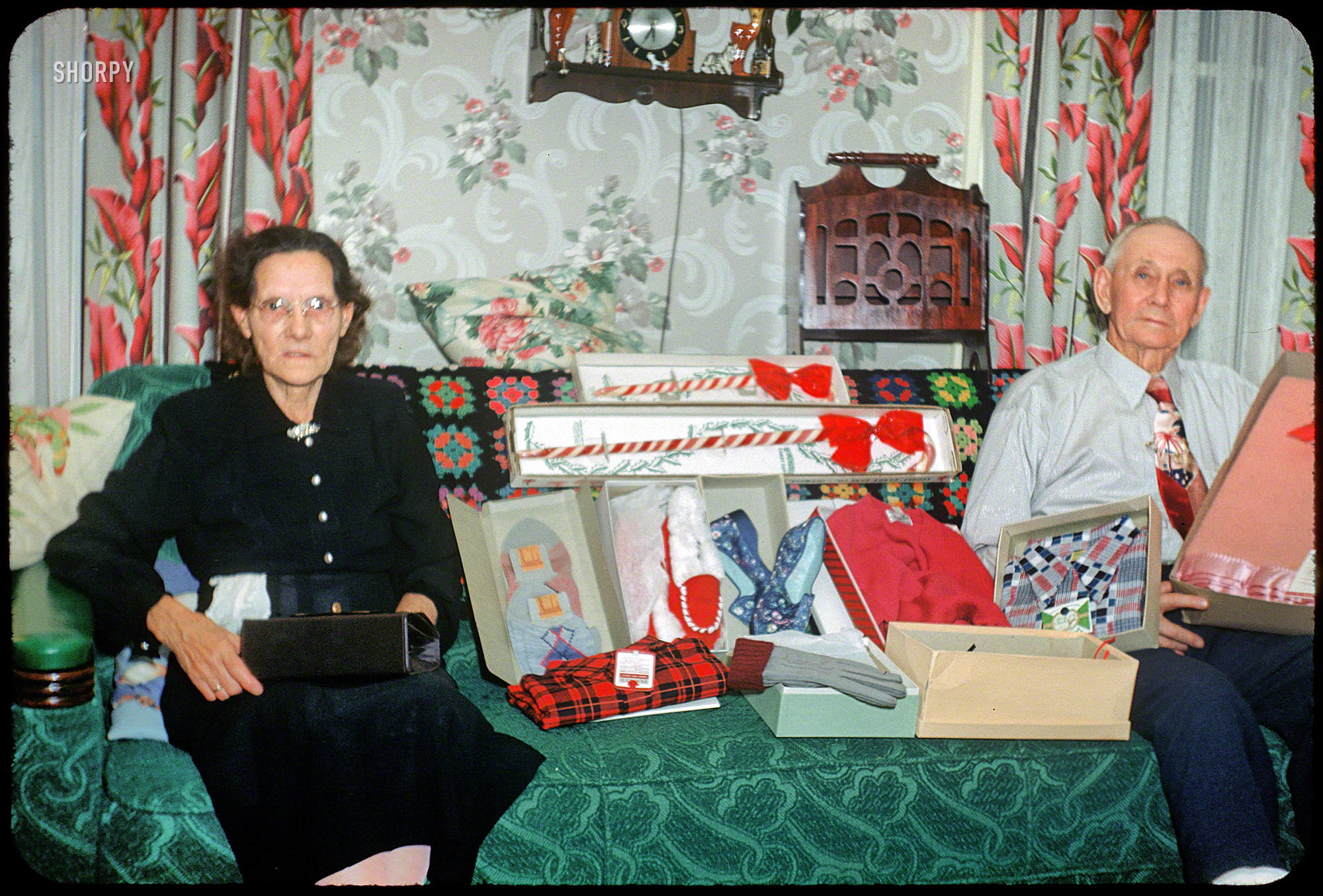 "Abe & Julia - Dec. 25 1951." Radiating holiday cheer from the Teal Sofa, Hubert's parents make their Minnesota Kodachromes debut. View full size.