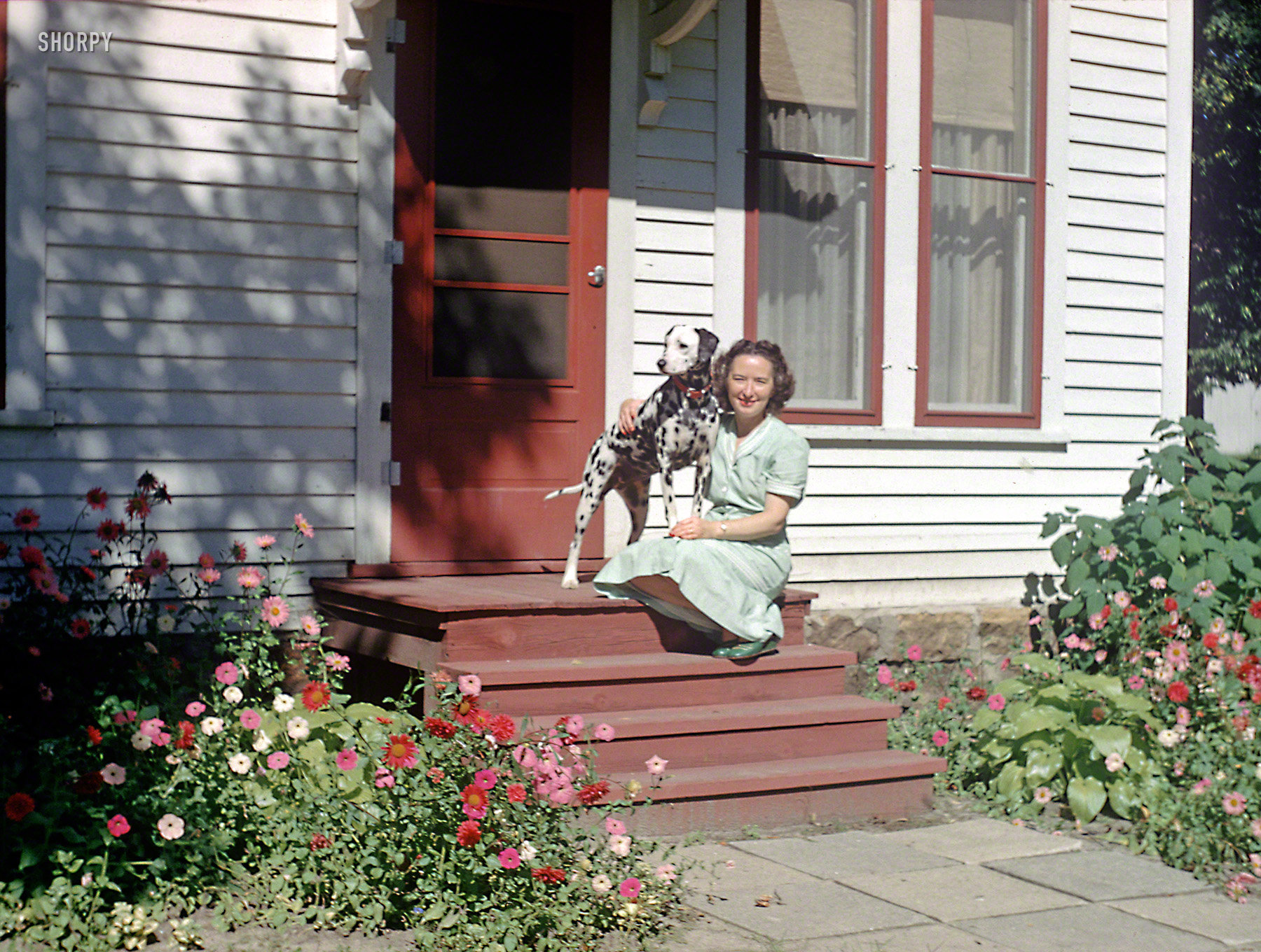 "Grace & Sally -- 18 Sept 1951." Minnesota Kodachromes at home in Blue Earth. 35mm color slide by Hubert Tuttle. View full size.