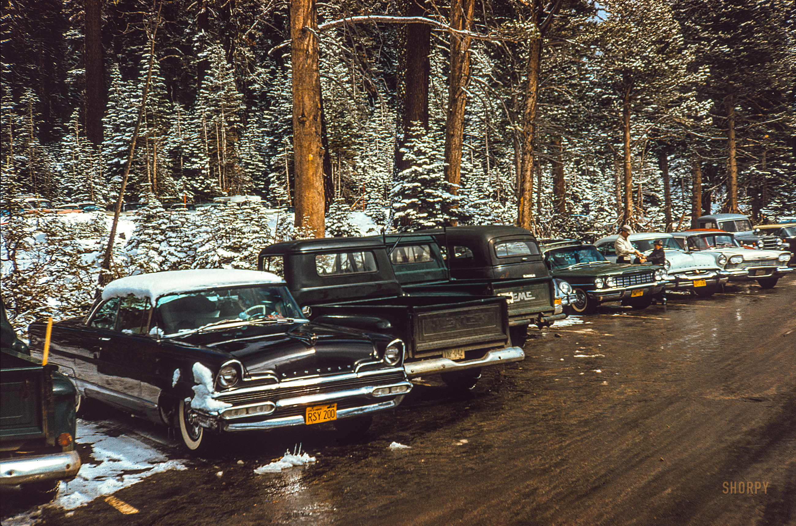 The latest from hot-rodder-photographer-skier Don Cox is this 35mm Kodachrome dated February 1961, starring yet another Lincoln Capri. View full size.