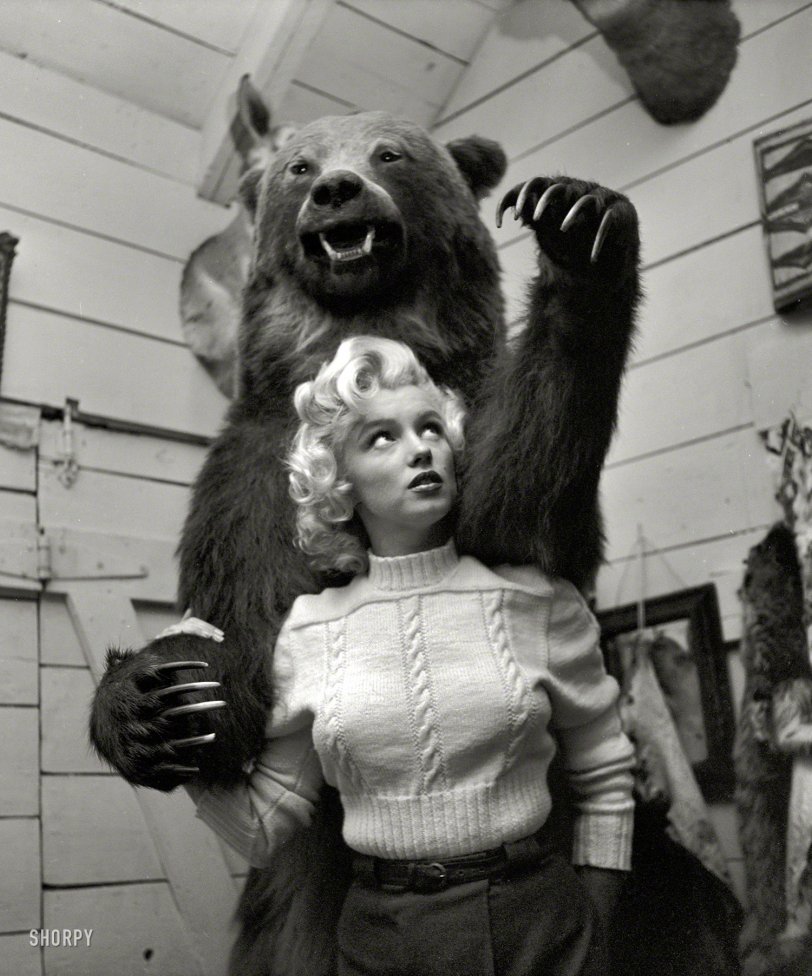 Marilyn Monroe and friend in Alberta, Canada, in 1953 for the filming of River of No Return. Photo by John Vachon for Look magazine. View full size.
