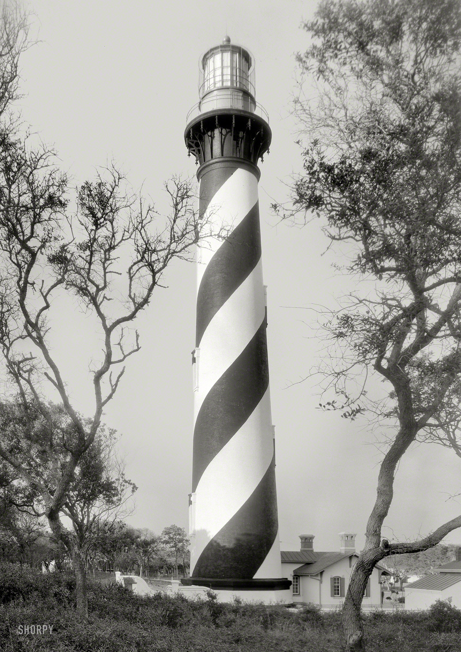 Circa 1936. "Lighthouse on Anastasia Island, St. Augustine, St. Johns County, Florida." 8x10 negative by Frances Benjamin Johnston. View full size.