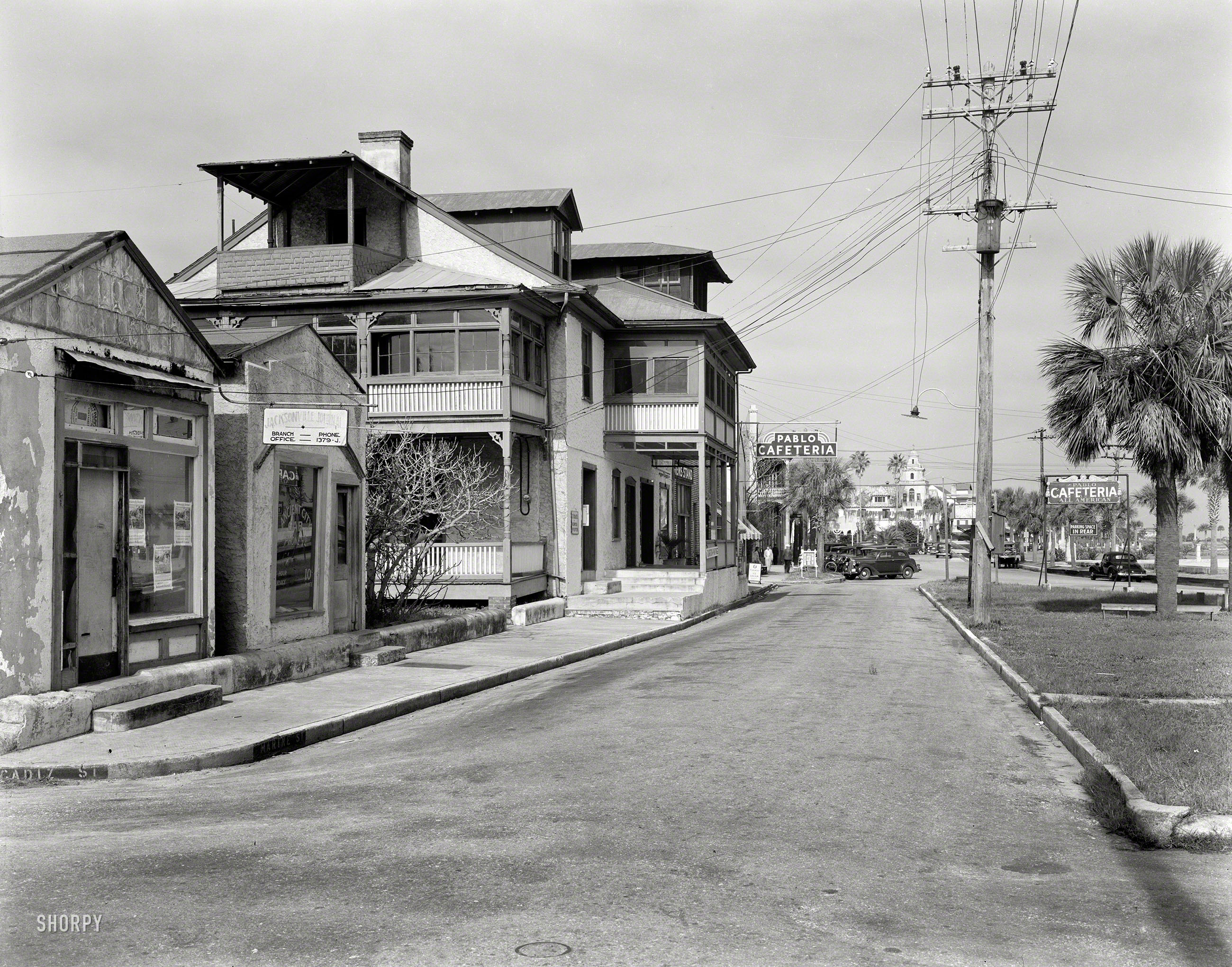 St. Johns County, Florida, circa 1936. "Street Scenes, St. Augustine." 8x10 inch acetate negative by Frances Benjamin Johnston. View full size.