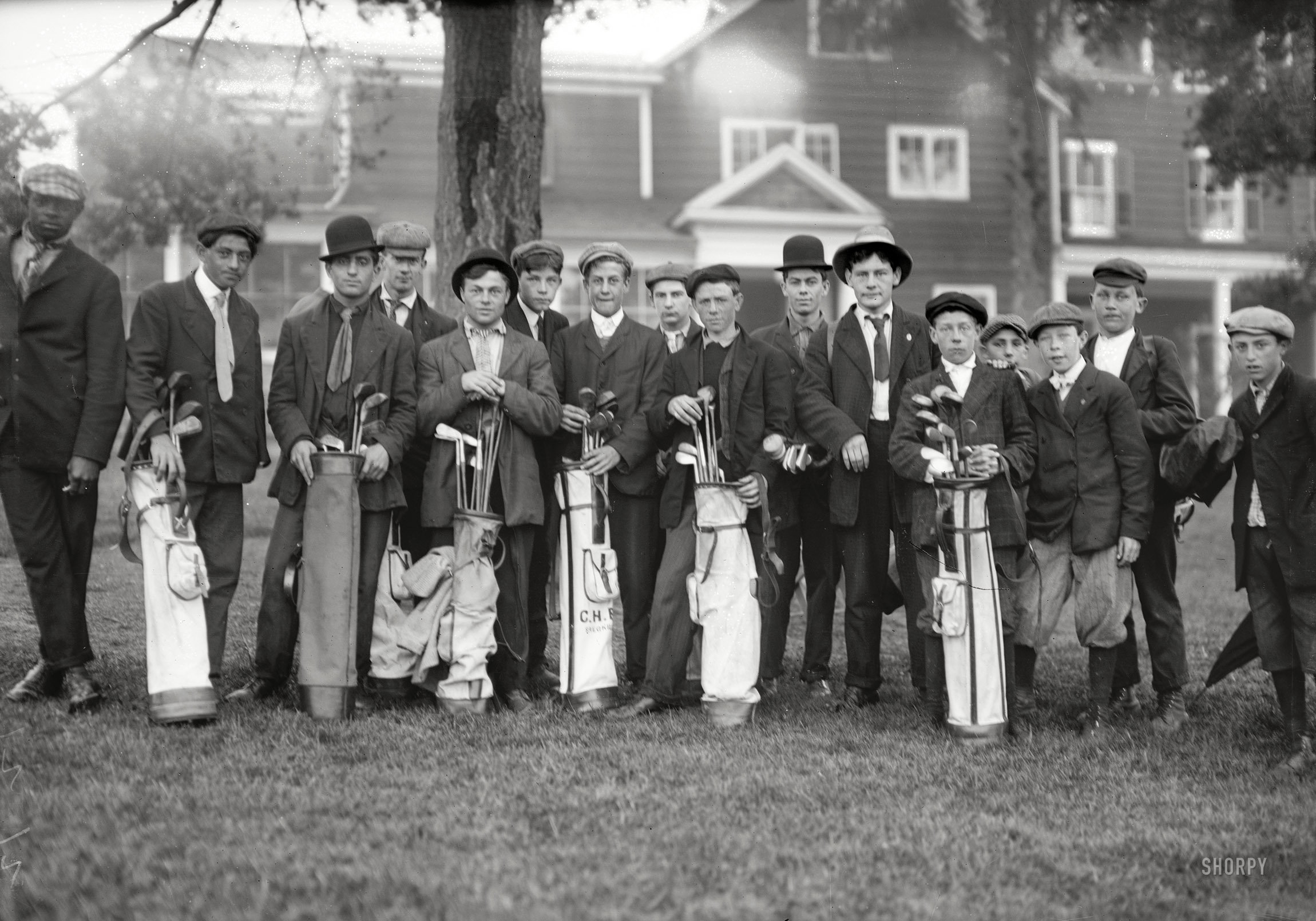 May 1908. Union County, New Jersey. "Golf caddies at Baltusrol." 5x7 glass negative, George Grantham Bain Collection. View full size.