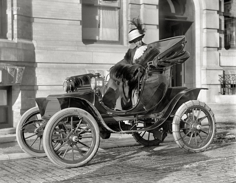 Washington, D.C., 1912. "Mrs. William E. Borah, (wife of) Senator from Idaho, in Baker Electric." Last seen here. Harris &amp; Ewing glass negative. View full size.
