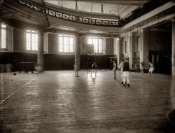 New York City circa 1908. "Basket-Ball, Columbia University." 8x10 glass negative, George Grantham Bain Collection. View full size.
