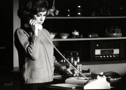 Another glimpse of Mary Tyler Moore, a.k.a. Laura Petrie, on the set of the "Dick Van Dyke Show" in 1963, photographed by Earl Theisen for the article "America's Favorite TV Wife" in Look magazine. View full size.