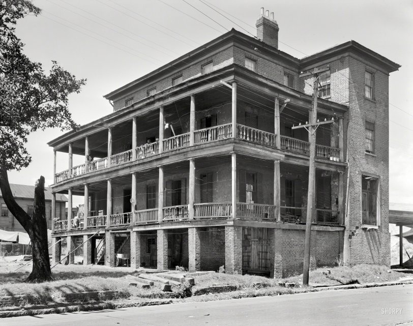 Rickety Manor: 1937