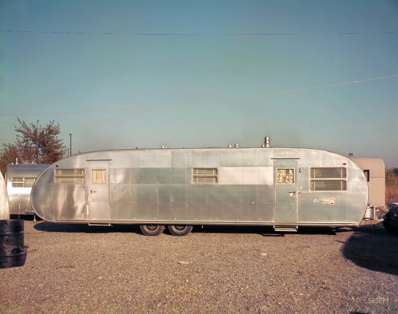 Sept. 1952. "Rolling homes." Kodachrome from photos by Charlotte Brooks and Bob Lerner for the Look magazine assignment "Trailer Story." View full size.
