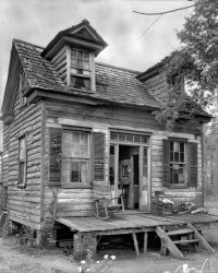 Circa 1936. "Dormered cabin. Georgetown County, South Carolina." This is the kind of place the real estate listings describe as having "character." 8x10 inch acetate negative by Frances Benjamin Johnston. View full size.