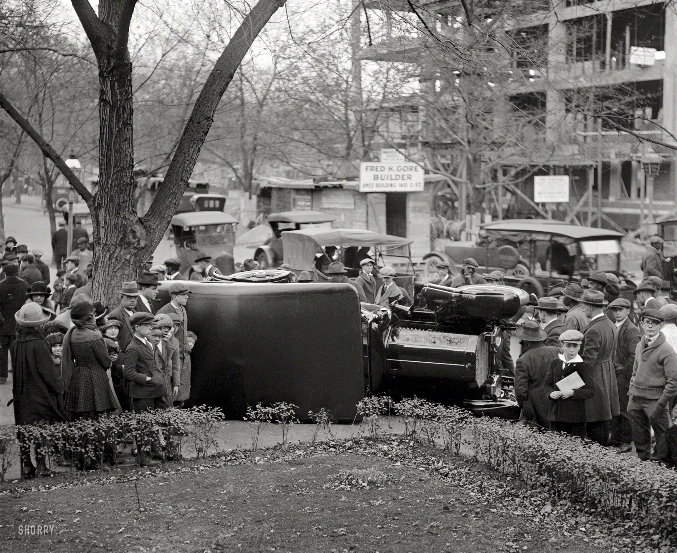 November 1922. Washington, D.C. "Auto wreck." Who'll be first to pinpoint the intersection? National Photo Company glass negative. View full size.
