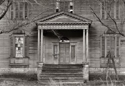 1940. "Prospect Hill, Airlie, Halifax County, North Carolina." Seen earlier here. Photo by C.O. Greene for the Historic American Buildings Survey. View full size.