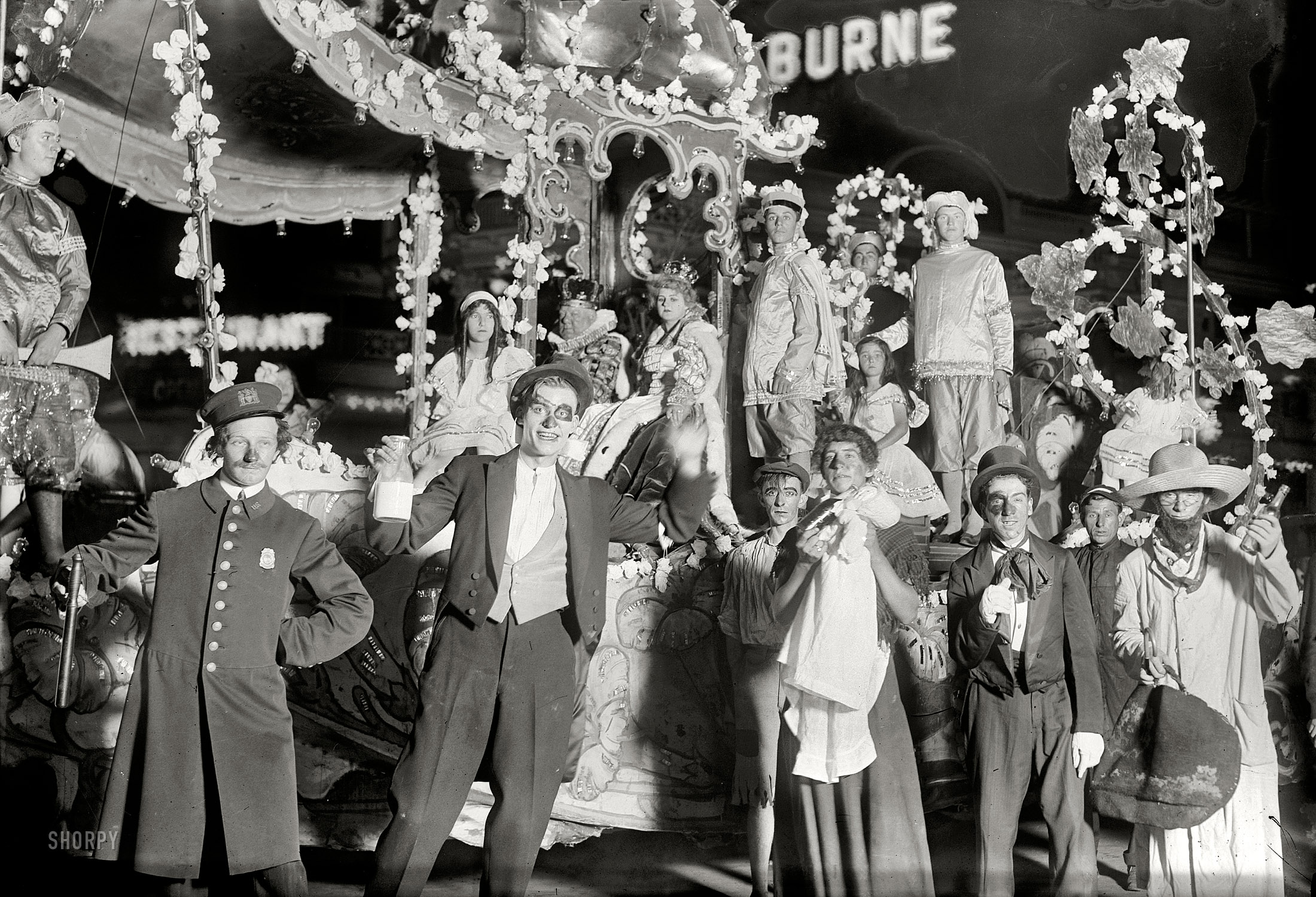 New York circa 1913. "Mardi Gras parade, Coney Island." 5x7 glass negative, George Grantham Bain Collection. View full size.