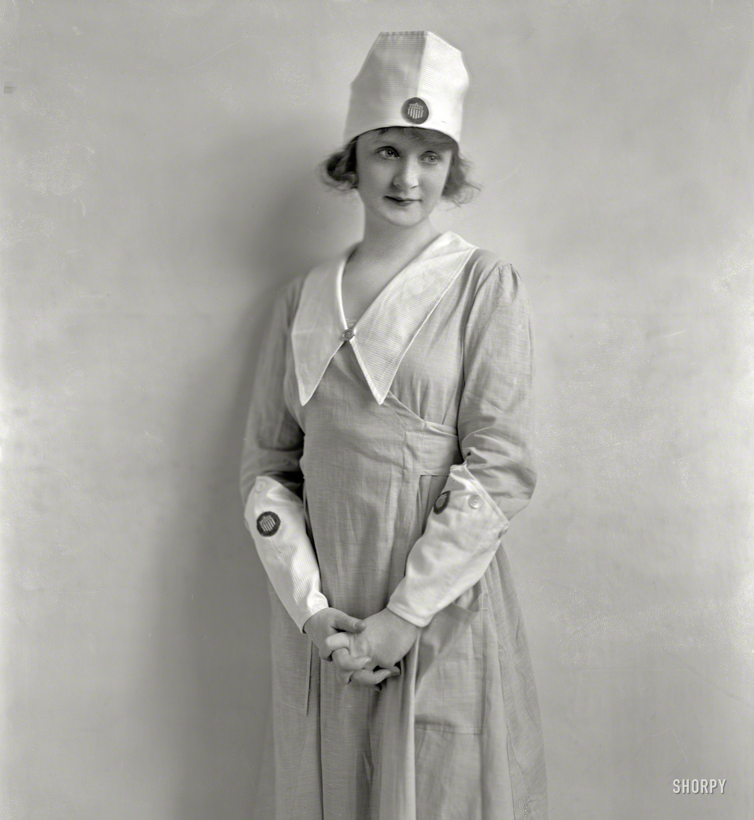 Washington, D.C., native Billie Burke in her hometown circa 1918. Some 20 years later she would attain pop-culture immortality as Glinda the Good Witch in "The Wizard of Oz." Harris & Ewing Collection glass negative. View full size.