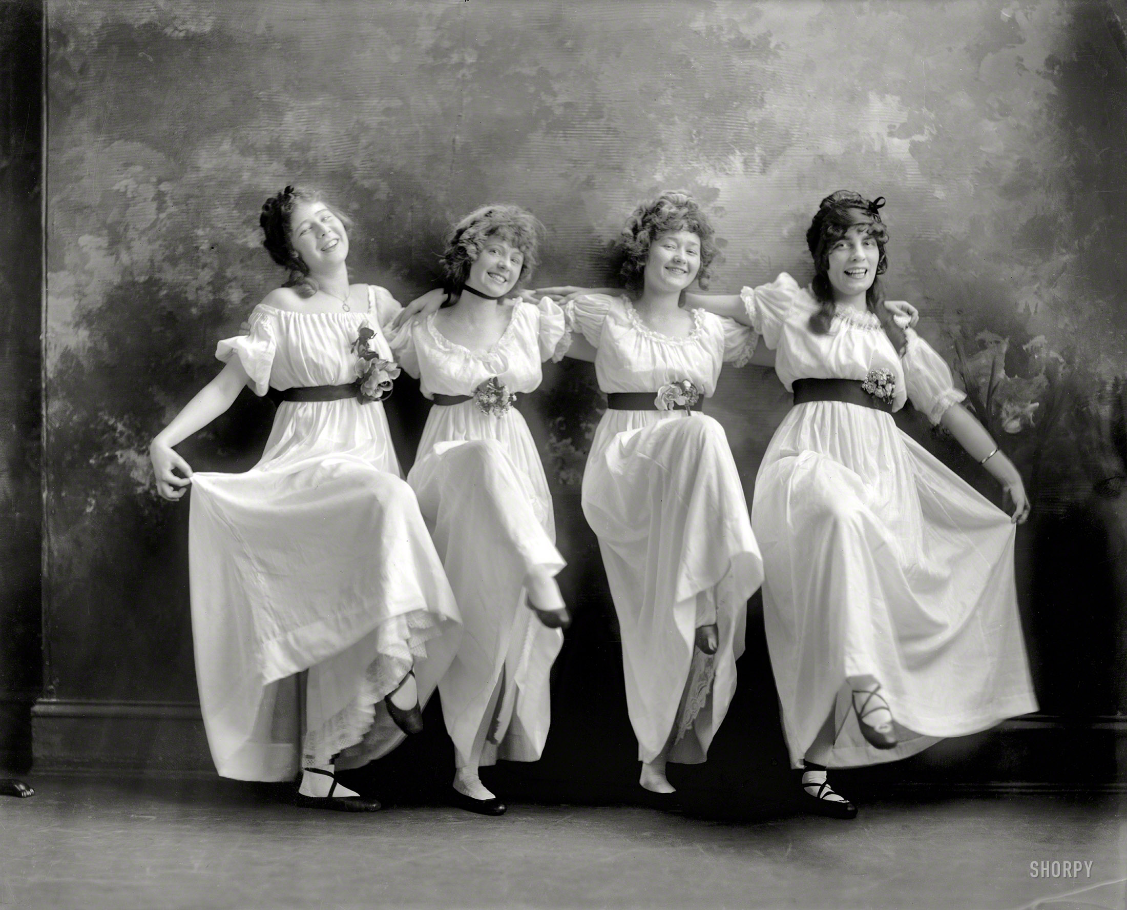 Washington, D.C., circa 1919. "Radium dance group." We'll bet they got glowing reviews. Harris & Ewing Collection glass negative. View full size.