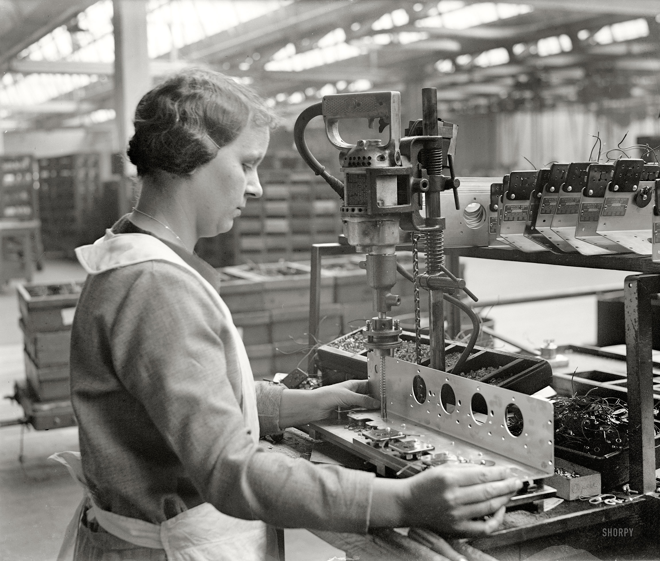 Philadelphia circa 1928. "Atwater Kent Factory for T.R. Shipp." Assembling the Atwater Kent Model 47, back when radios were the iPad of their day. National Photo Company Collection glass negative. View full size.