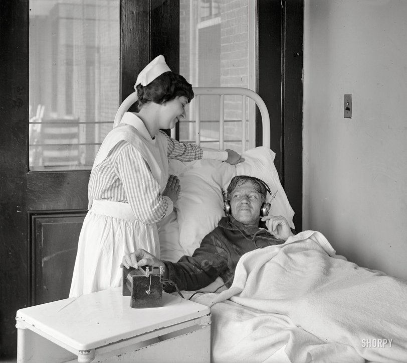 Washington, D.C., circa 1924. "Radio at Garfield Hospital." We're happy to report this patient has been discharged. National Photo glass negative. View full size.
