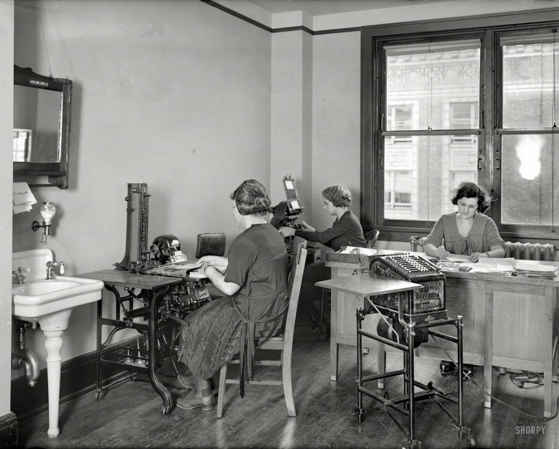 December 1921. Washington, D.C. "Machinists Association." Mad amenities in this office paradise include windows and a sink. Note the Burroughs tabulator with glass sides. National Photo Company glass negative. View full size.