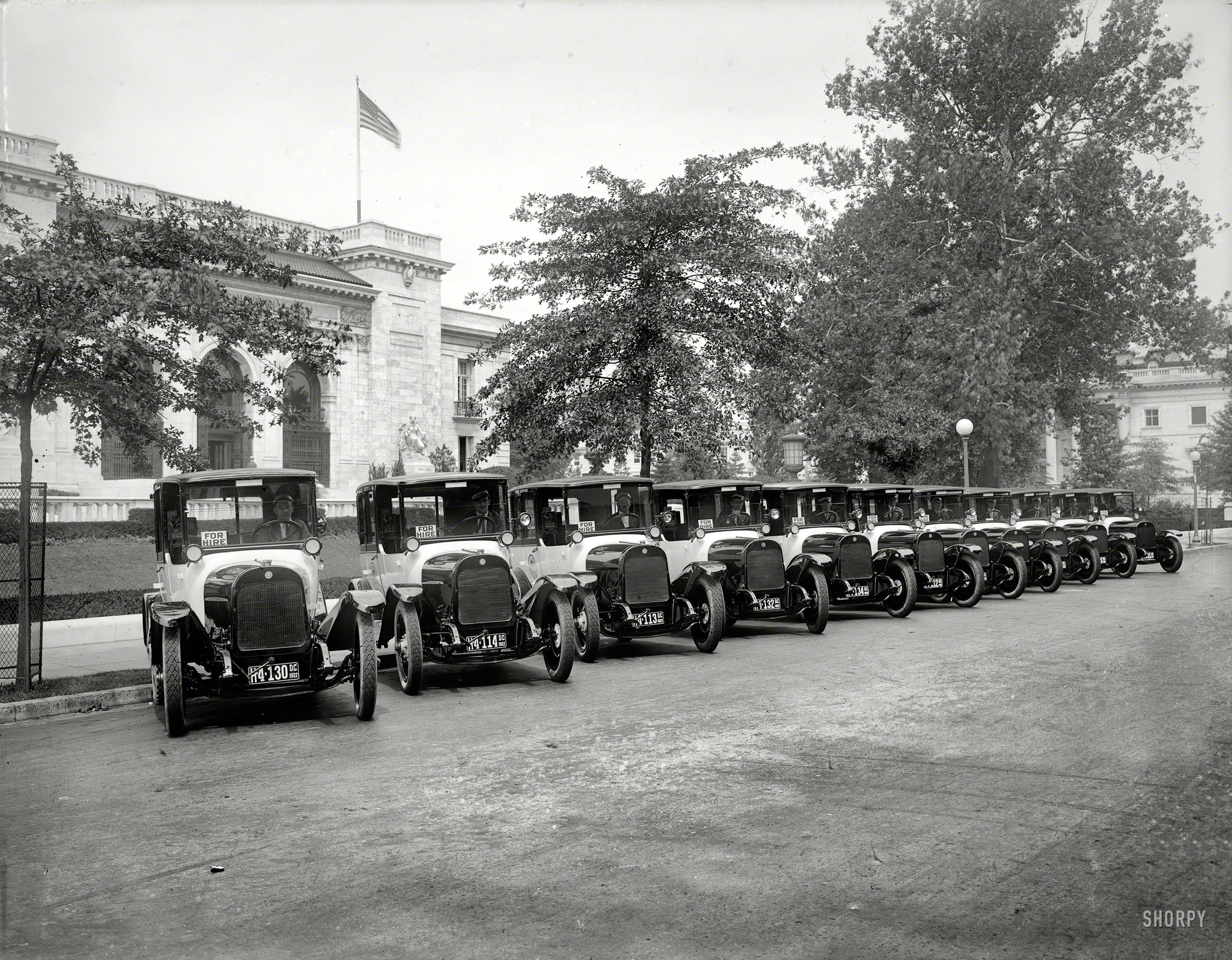 Washington, D.C., 1922. "Black & White taxis at Pan American Union." National Photo Company Collection glass negative. View full size.