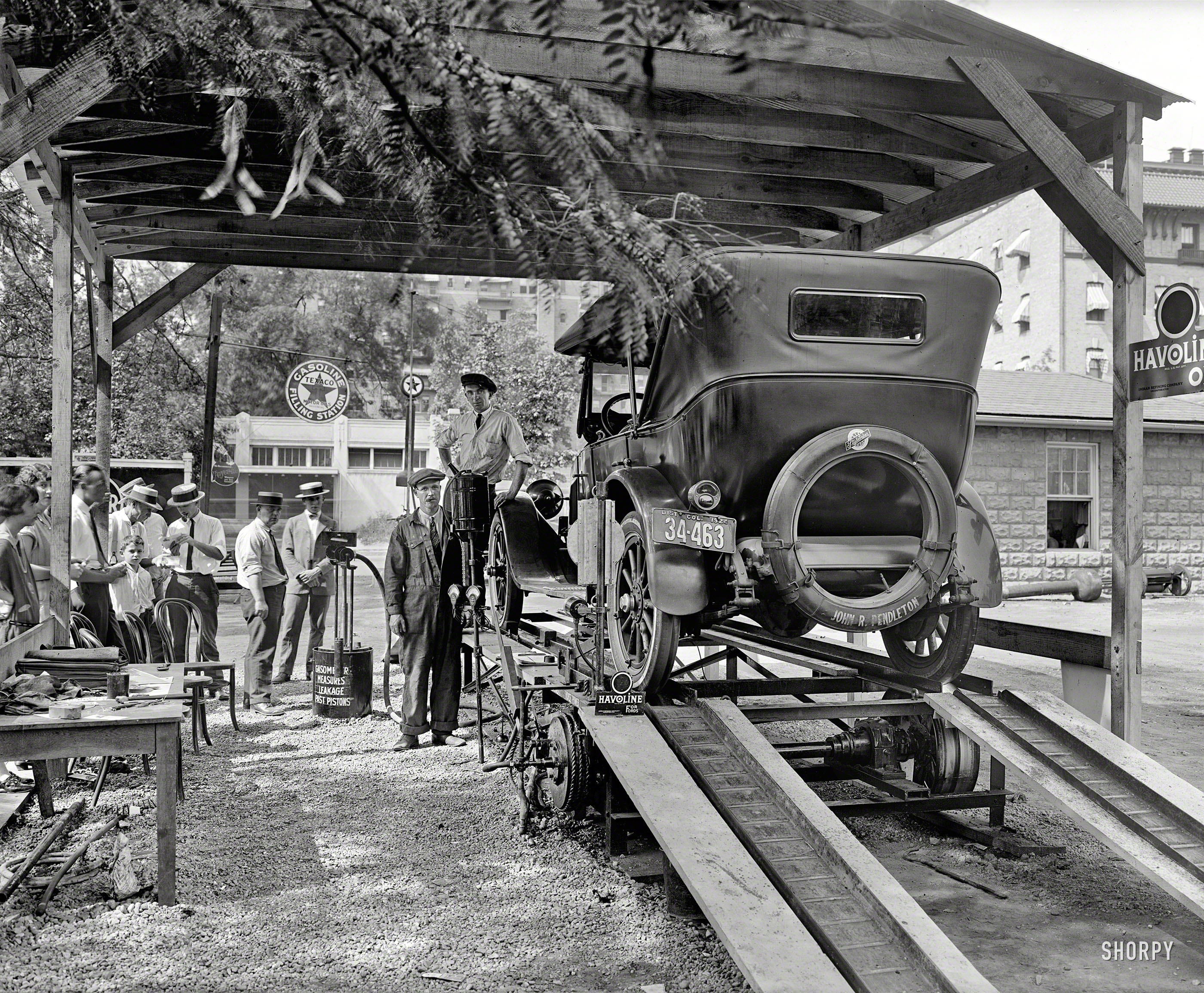 Washington, D.C., 1924. "Havoline Oil Co." Participants in the "Wasson Motor Check" at the Texaco Station on the corner of Florida Avenue and 14th Street. National Photo Company Collection glass negative. View full size.