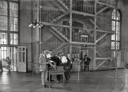 1922. Washington, D.C. "Radio at District jail." Programming for a captive audience.  Harris & Ewing Collection glass negative. View full size.