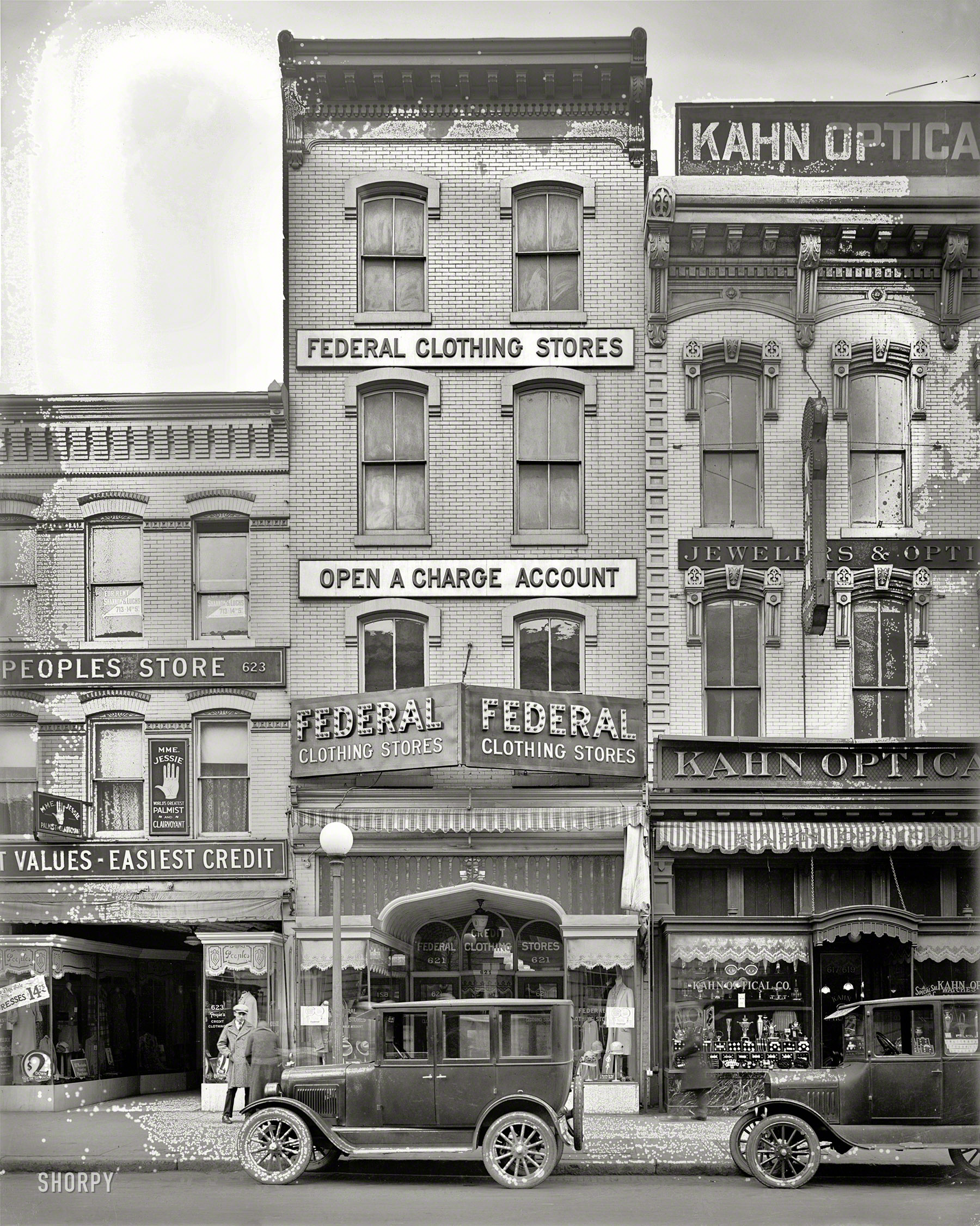 Washington, D.C., circa 1925. "Federal Clothing Store, 621 Seventh Street N.W." National Photo Company Collection glass negative. View full size.