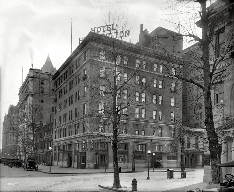 Washington, D.C., circa 1917. "Hotel Harrington, 11th and E Sts. N.W." National Photo Company Collection glass negative. View full size.
