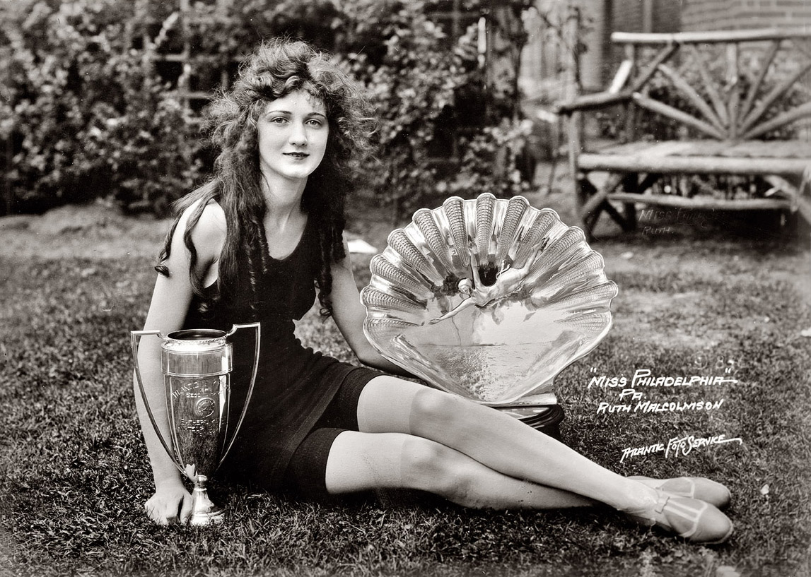 Eighteen-year-old Ruth Malcomson, Miss Philadelphia of 1924. Later that year in Atlantic City, she would be crowned Miss America. View full size. 5x7 glass negative, Atlantic Foto Service/George Grantham Bain Collection.