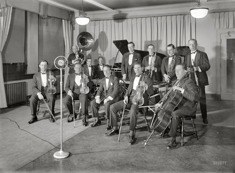 New York circa 1926. "Victor Salon Orchestra." To sound sharp, one must first look sharp. Bain News Service glass negative. View full size.
