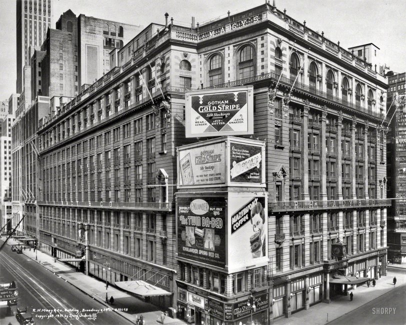 Vintage Black /& Whi c1 1931 photo R.H Broadway /& 34th St. Macy /& Co Building