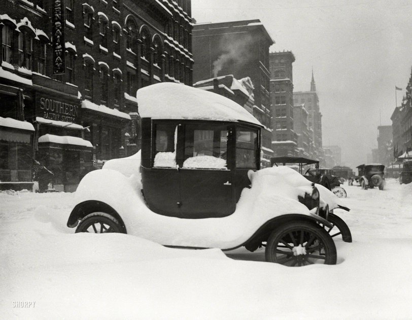 Jan. 28, 1922. "Snow -- Washington, D.C." A frosty Ford Model T during the blizzard of 1922. Harris &amp; Ewing Collection glass negative. View full size.

