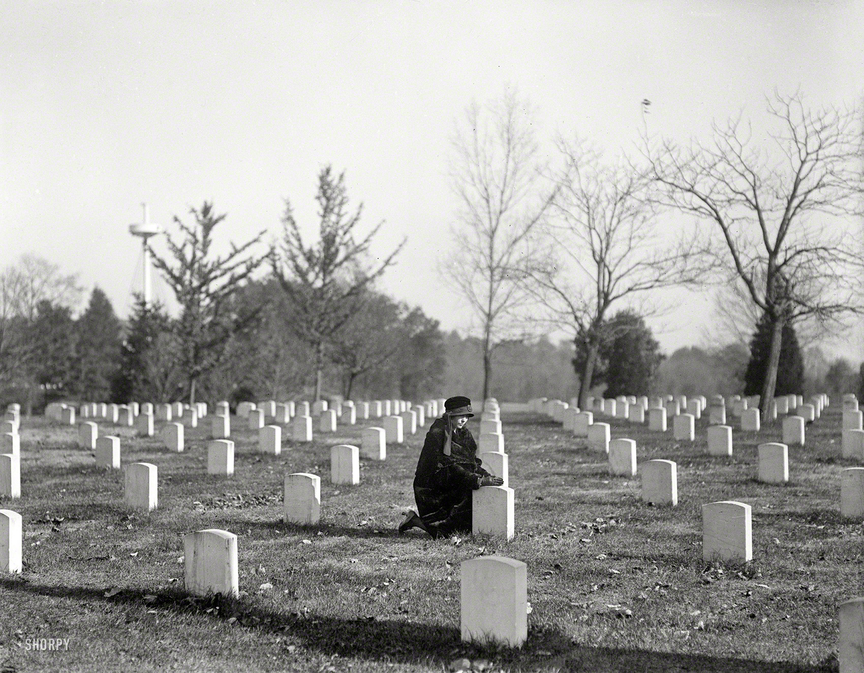 "Arlington National Cemetery, 1922." With the USS Maine Memorial rising at left. Harris & Ewing Collection glass negative. View full size.
