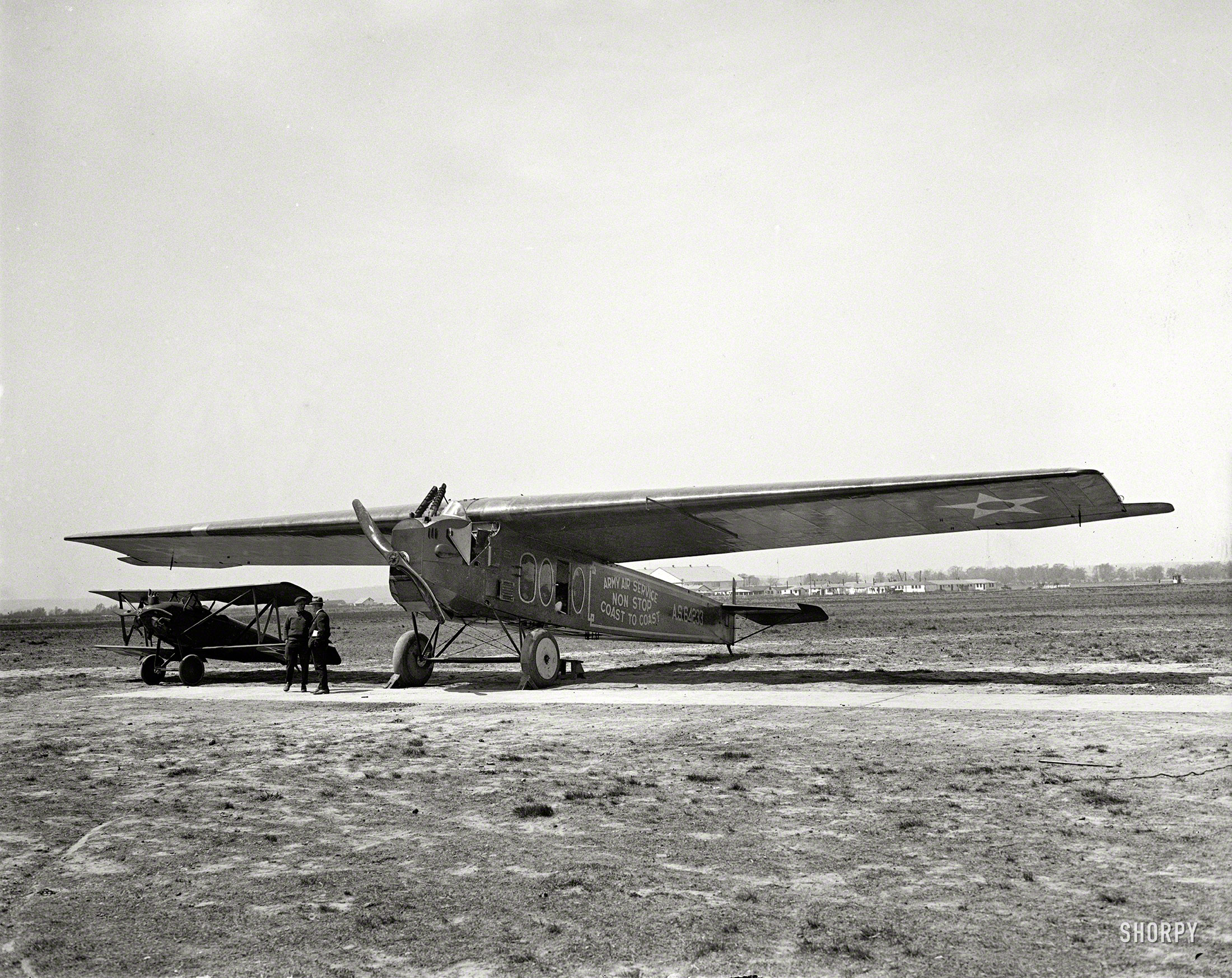 An unlabeled Harris & Ewing plate showing the U.S. Army Air Service Fokker T-2 that set a number of aviation records for unrefueled flight, including a nonstop transcontinental run from New York to California in just under 27 hours in May 1923, piloted by Lieutenants Oakley Kelly and John Macready. View full size.