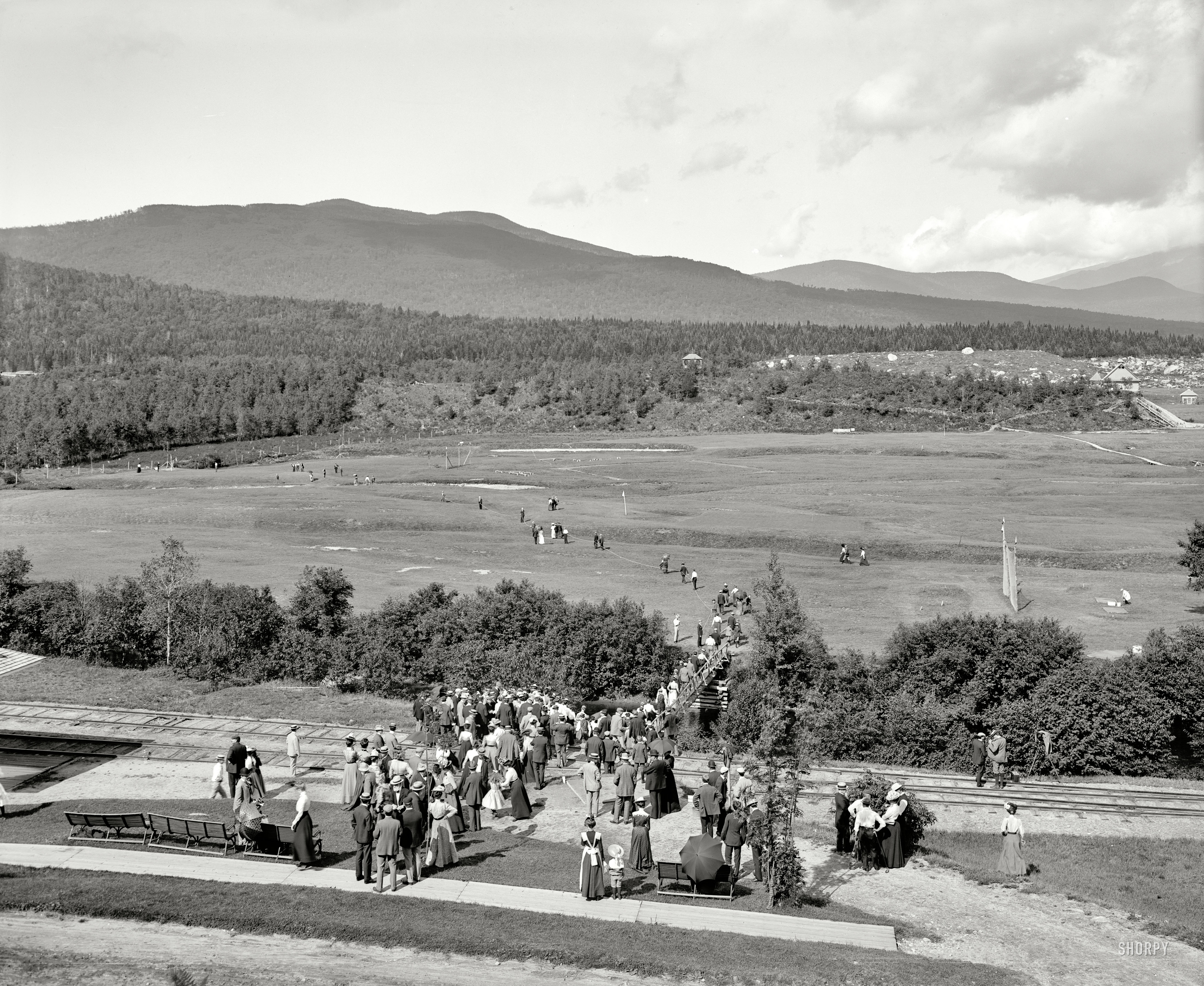 Bretton Woods, New Hampshire, circa 1901. "Golf at Mount Pleasant House, White Mountains." 8x10 glass negative,  Detroit Publishing Co. View full size.