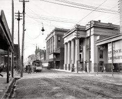 Mobile, Alabama, circa 1901. "Hotel Windsor and Royal Street." 8x10 inch dry plate glass negative, Detroit Publishing Company. View full size.