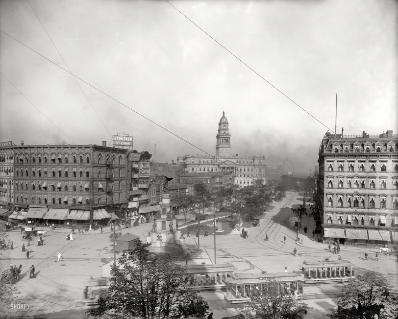 Cadillac Square: 1902