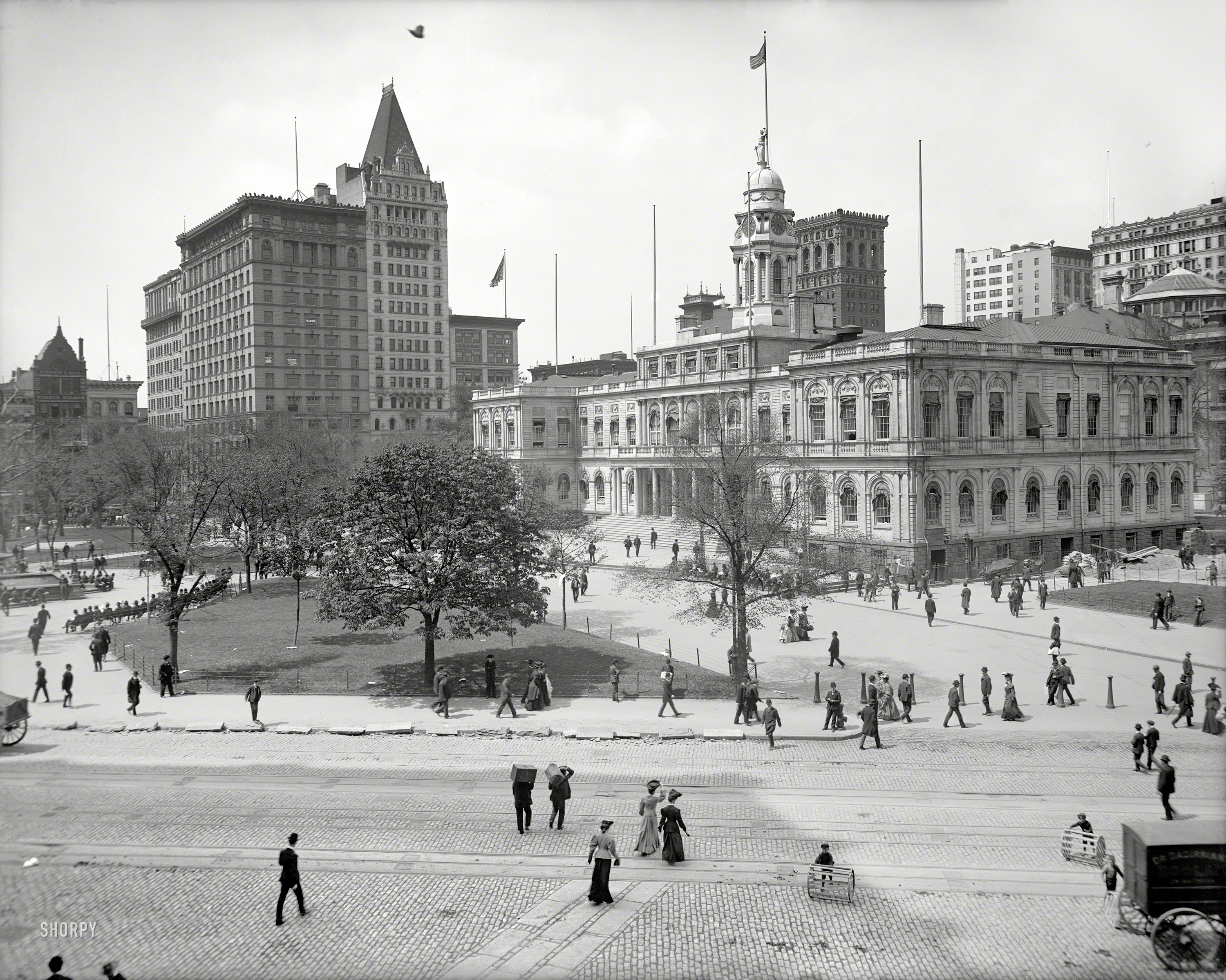 Manhattan circa 1905. "City Hall and Park, New York." 8x10 inch dry plate glass negative, Detroit Publishing Company. View full size.