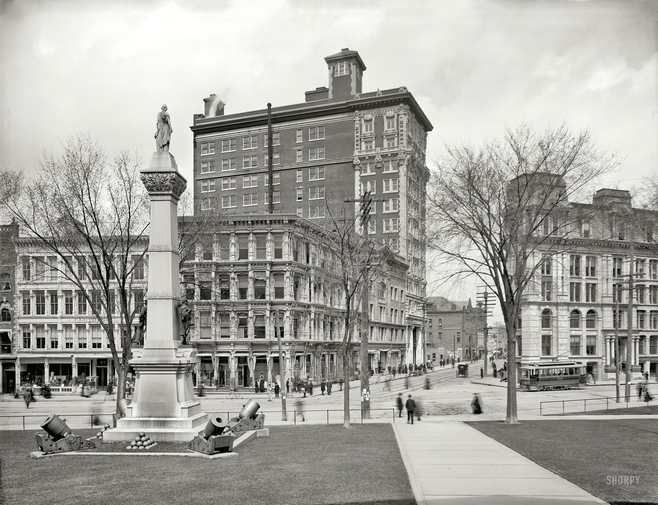 Circa 1905. "Court and Chenango streets, Binghamton, New York." The Kilmer Building center stage. 8x10 glass negative, Detroit Publishing Co. View full size.