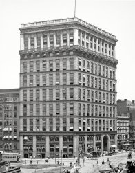Circa 1905. "Williamson Building, Cleveland." Bonus points to the first person to transcribe all those windows. 8x10 inch glass negative. View full size.