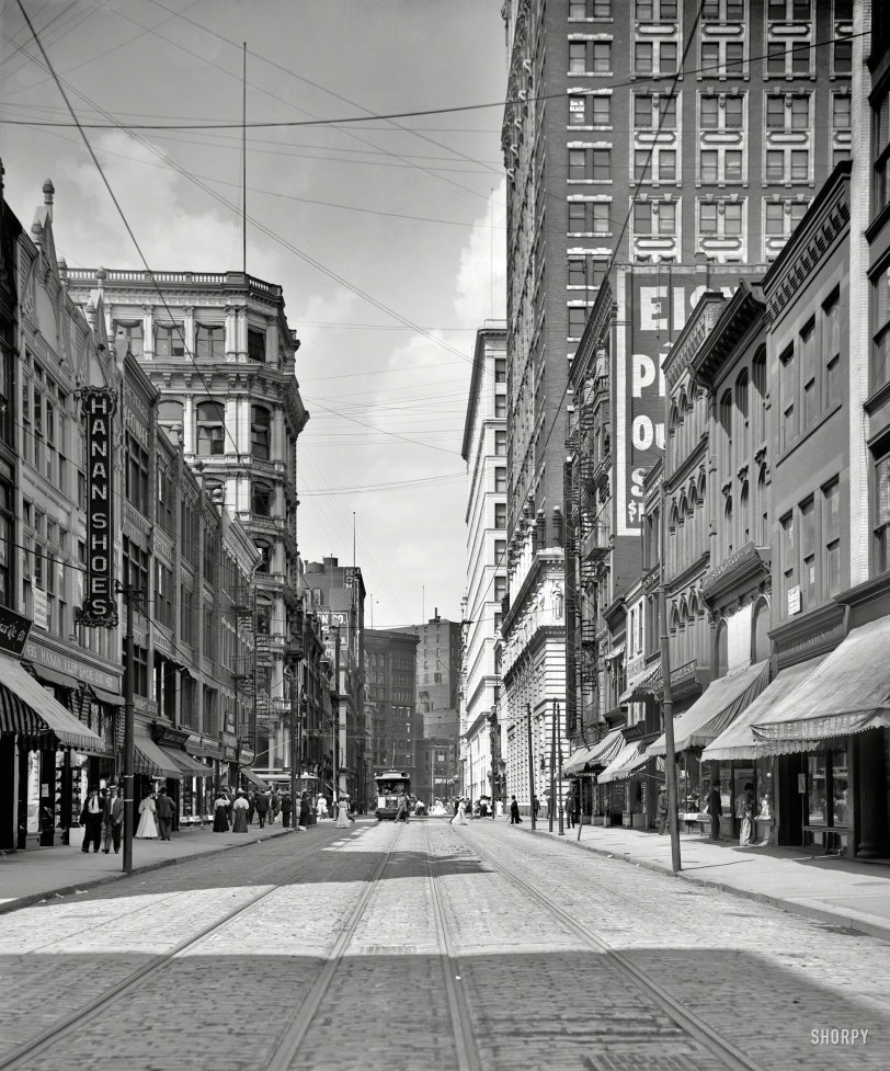 Circa 1905. "Wood Street, Pittsburg, Pa." Home to Hanan Shoes. 8x10 inch dry plate glass negative, Detroit Publishing Company. View full size.
