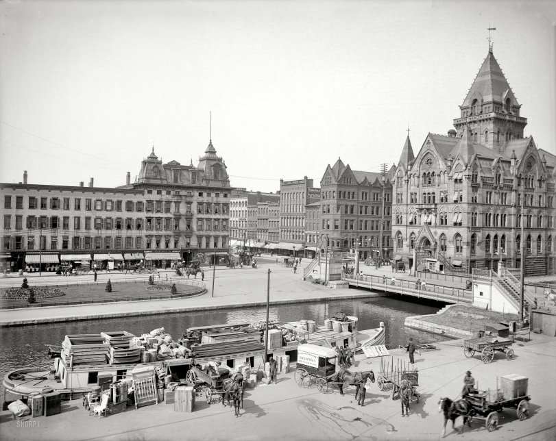 Syracuse, New York, circa 1905. "Clinton Square." 8x10 inch dry plate glass negative, Detroit Publishing Company. View full size.
