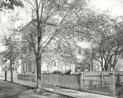 Salem, Massachusetts, circa 1906. "Nathaniel Hawthorne house." 8x10 inch dry plate glass negative, Detroit Publishing Company. View full size.