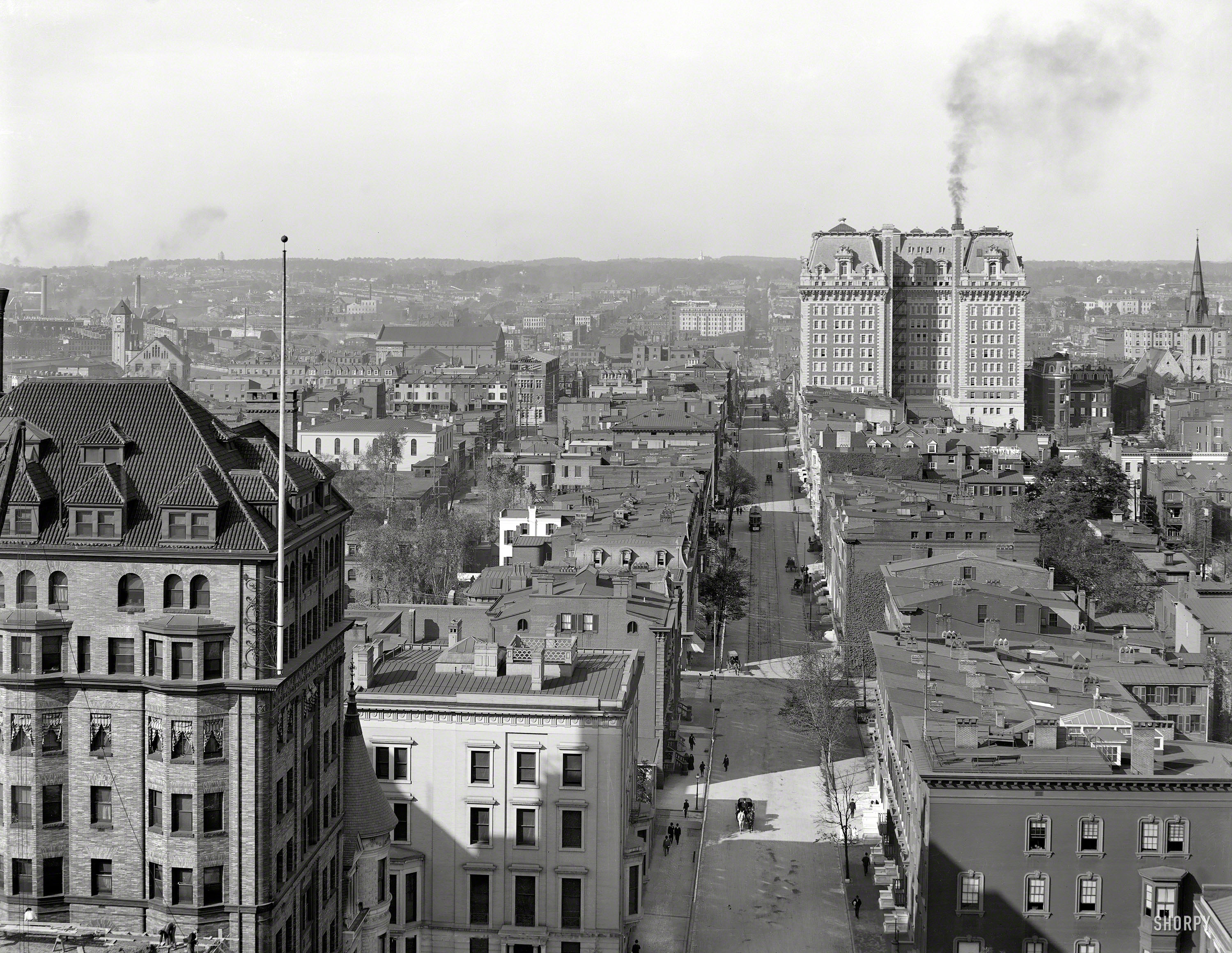Baltimore, Maryland, circa 1906. "Looking up North Charles Street from Washington Monument." At right, the massive Hotel Belvedere. 8x10 inch dry plate glass negative, Detroit Publishing Company. View full size.