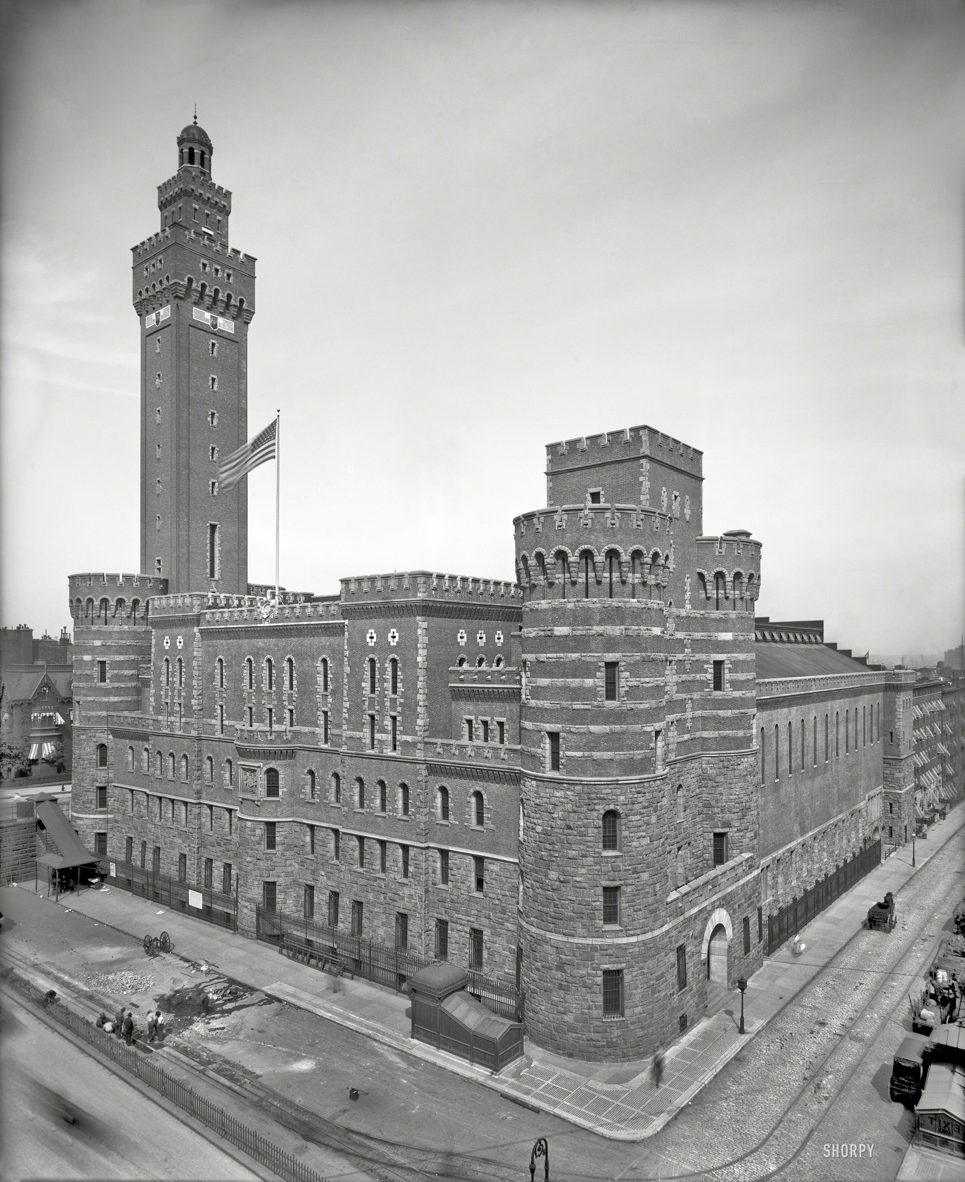 New York circa 1906. "Seventy-First Regiment Armory, Park Avenue." 8x10 inch dry plate glass negative, Detroit Publishing Company. View full size.